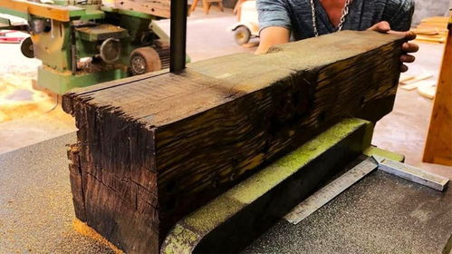 木材加工,回收利用烧毁的铁路枕木,打造美丽的圆形餐桌